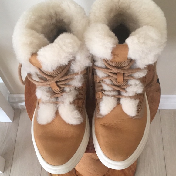 Genuine Sheepskin Boots Womens 9.5 - Picture 3 of 8